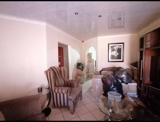 3 BEDROOM FREESTANDING SOLD IN KANANA